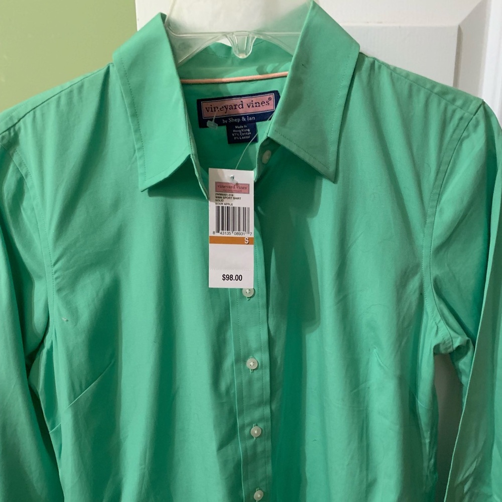 Vineyard vines green small blouse